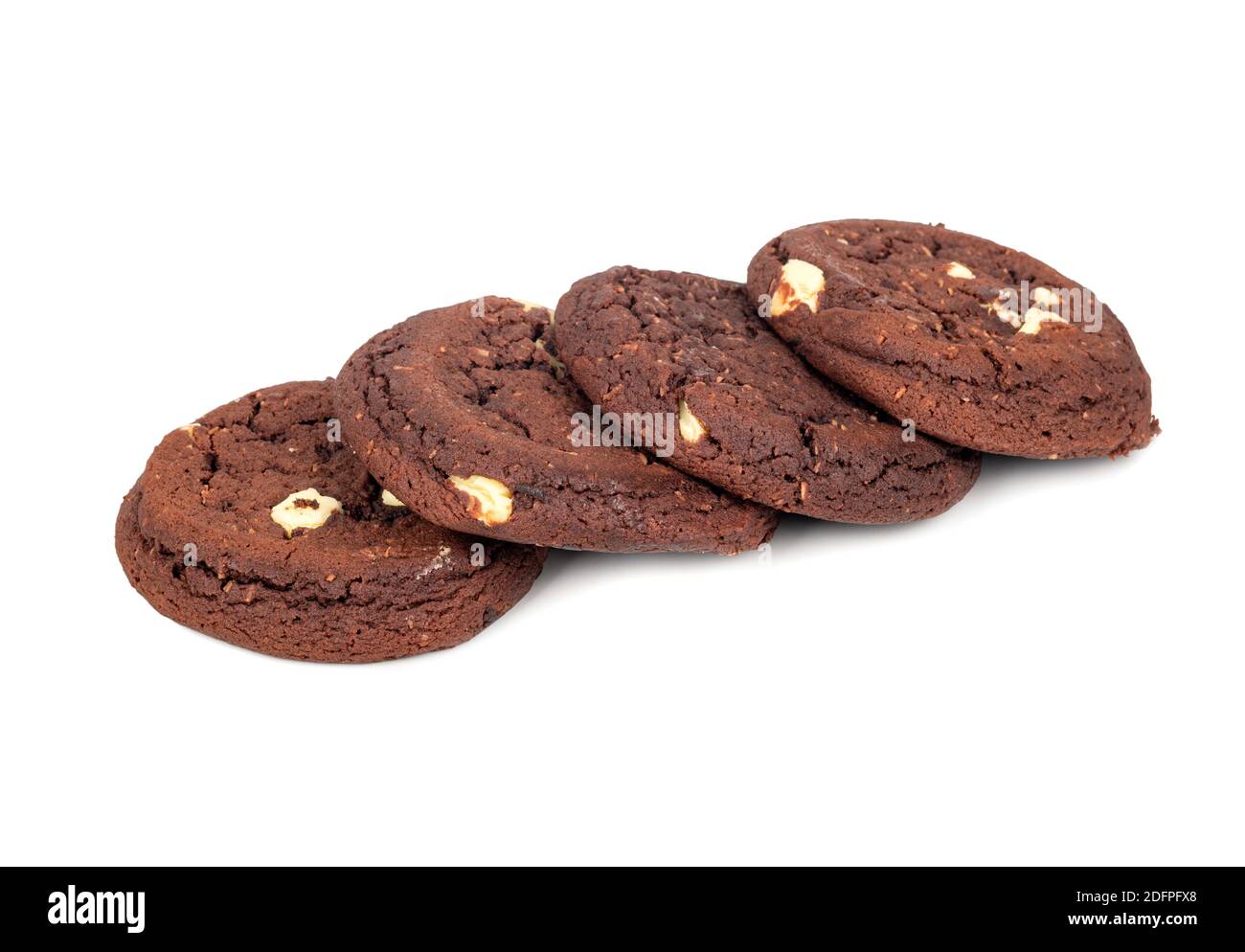 Hausgemachte Chocolate Chip Cookies mit Kokosscheiben auf einem weißen Hintergrund Stockfoto