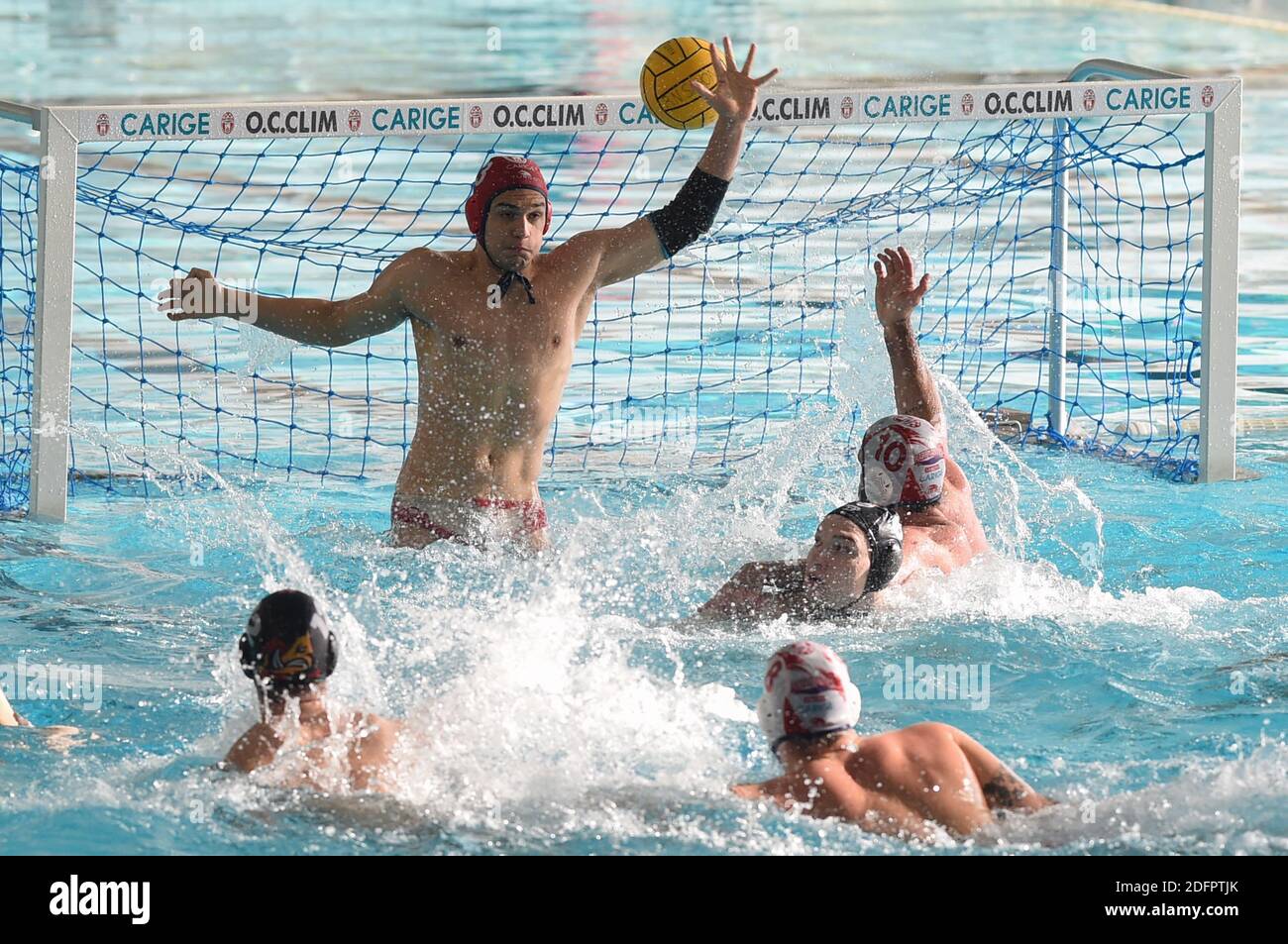 Savona, Italien. Dezember 2020. Savona, Italien, Zanelli Pool, 06. Dezember 2020, Da Rud Nicolo' (Savona) während des Rari Nantes Savona vs Radnicki - len Euro Cup Wasserball Spiel Credit: Danilo Vigo/LPS/ZUMA Wire/Alamy Live News Stockfoto