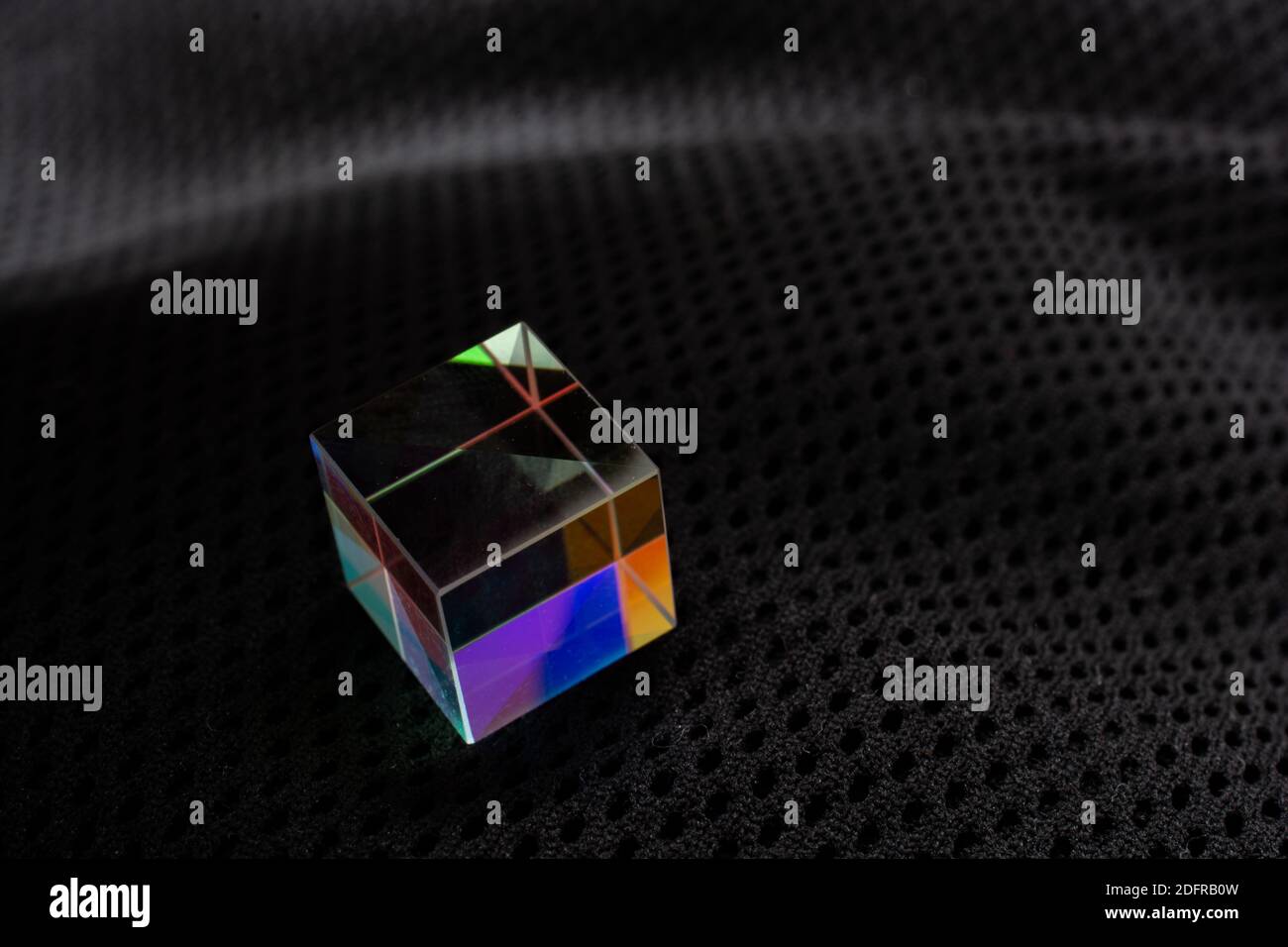 Optical Glass Cube Lichtstreuung, Spektrum. Physik Optik ray Brechungen Stockfoto