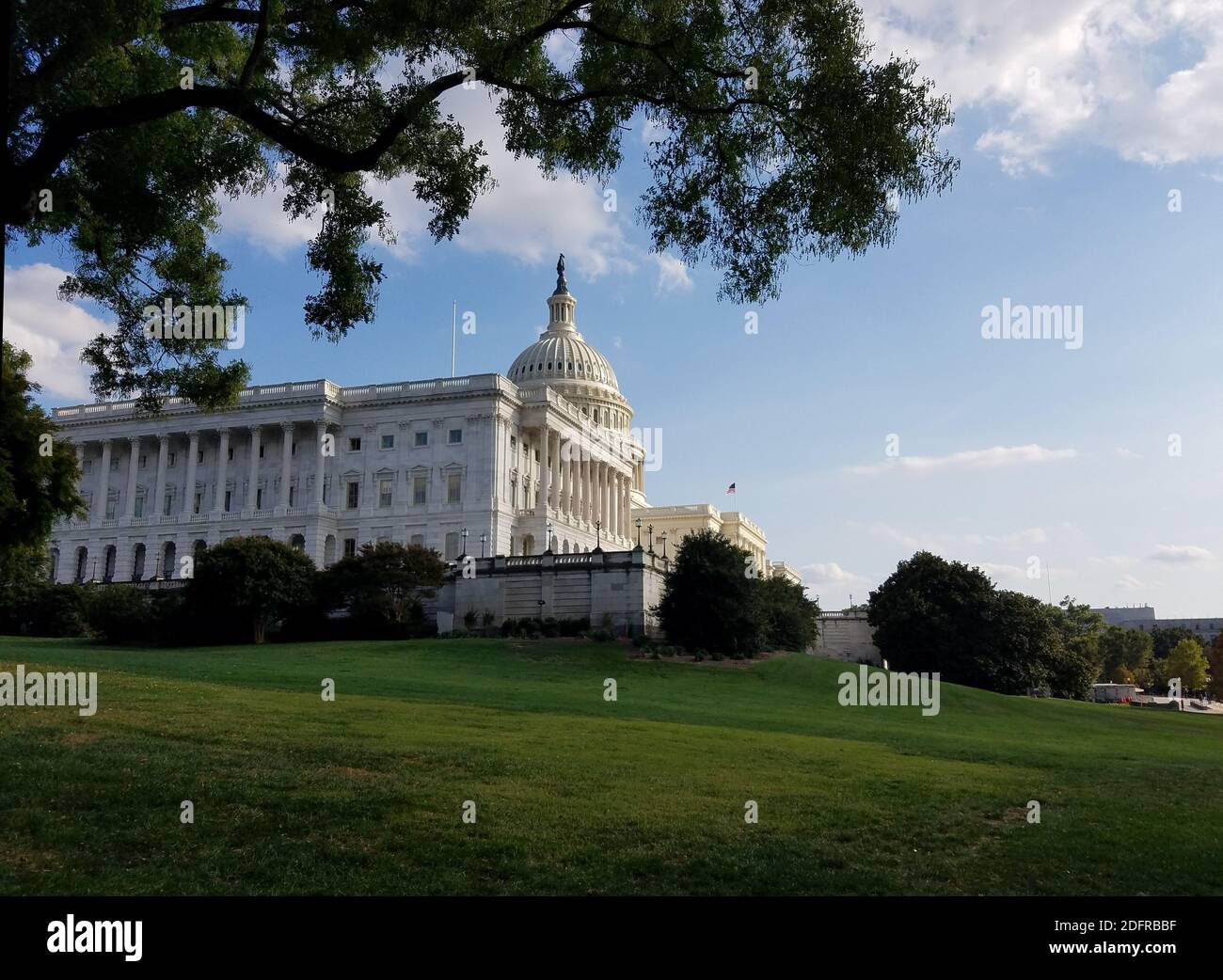 Die Nordwestfassade des Kapitolgebäudes der Vereinigten Staaten mit dem Senatflügel auf dem Capitol Hill in Washington DC, USA. Stockfoto