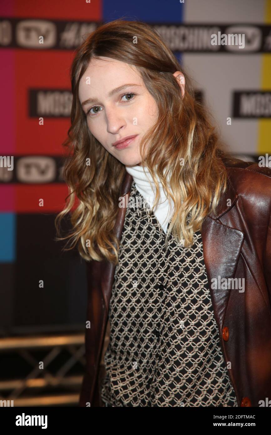 Christa Theret trifft am 06. November 2018 auf der MoSCHINO [tv] H&M Launch Party auf der Le Dernier Etage in Paris ein. Foto von Jerome Domine/ABACAPRESS.COM Stockfoto