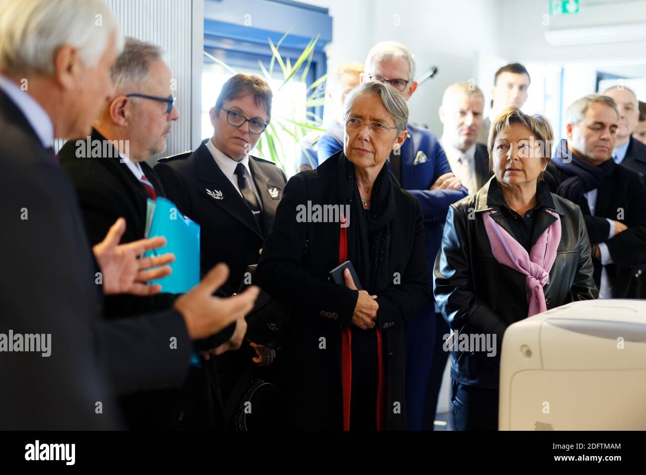 Die französische Verkehrsministerin Elisabeth Borne und die Bürgermeisterin von Calais Natacha Bouchart weihen am 6. November 2018 im Cross-Channel Terminal in Calais die Güterautobahn Calais-Turin Orbassano ein. Foto von Sylvain Lefevre/ABACAPRESS.COM Stockfoto