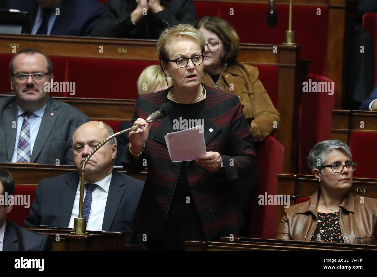 Jacqueline Maquet, Mitglied des Parlaments der "Republique en Marche", während einer Sitzung der "Fragen an die Regierung" bei der französischen Nationalversammlung am 13. November 2018 in Paris, Frankreich. Foto von Henri Szwarc/ABACAPRESS.COM Stockfoto