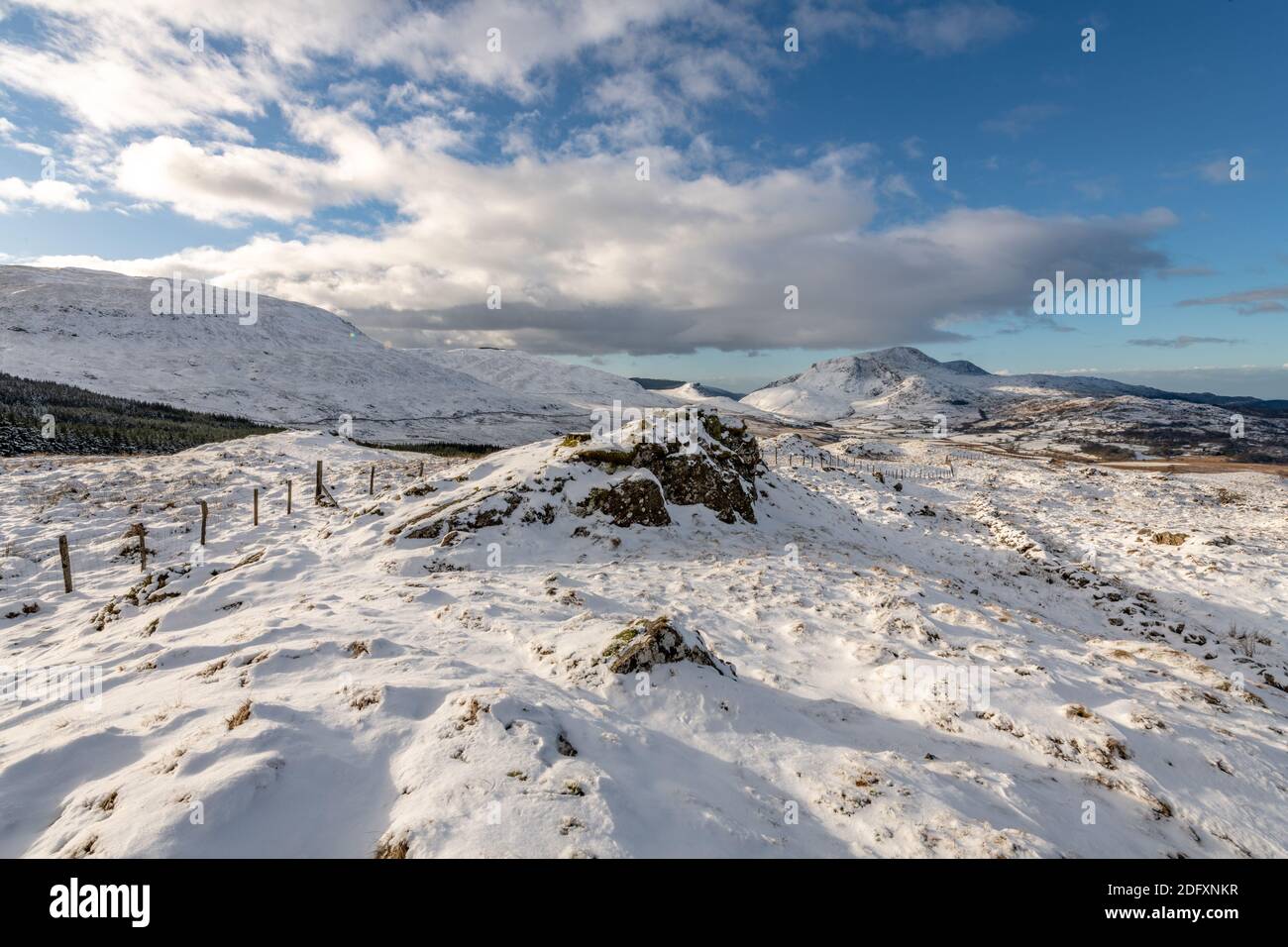 Cadair Idris mit Schnee bedeckt Stockfoto