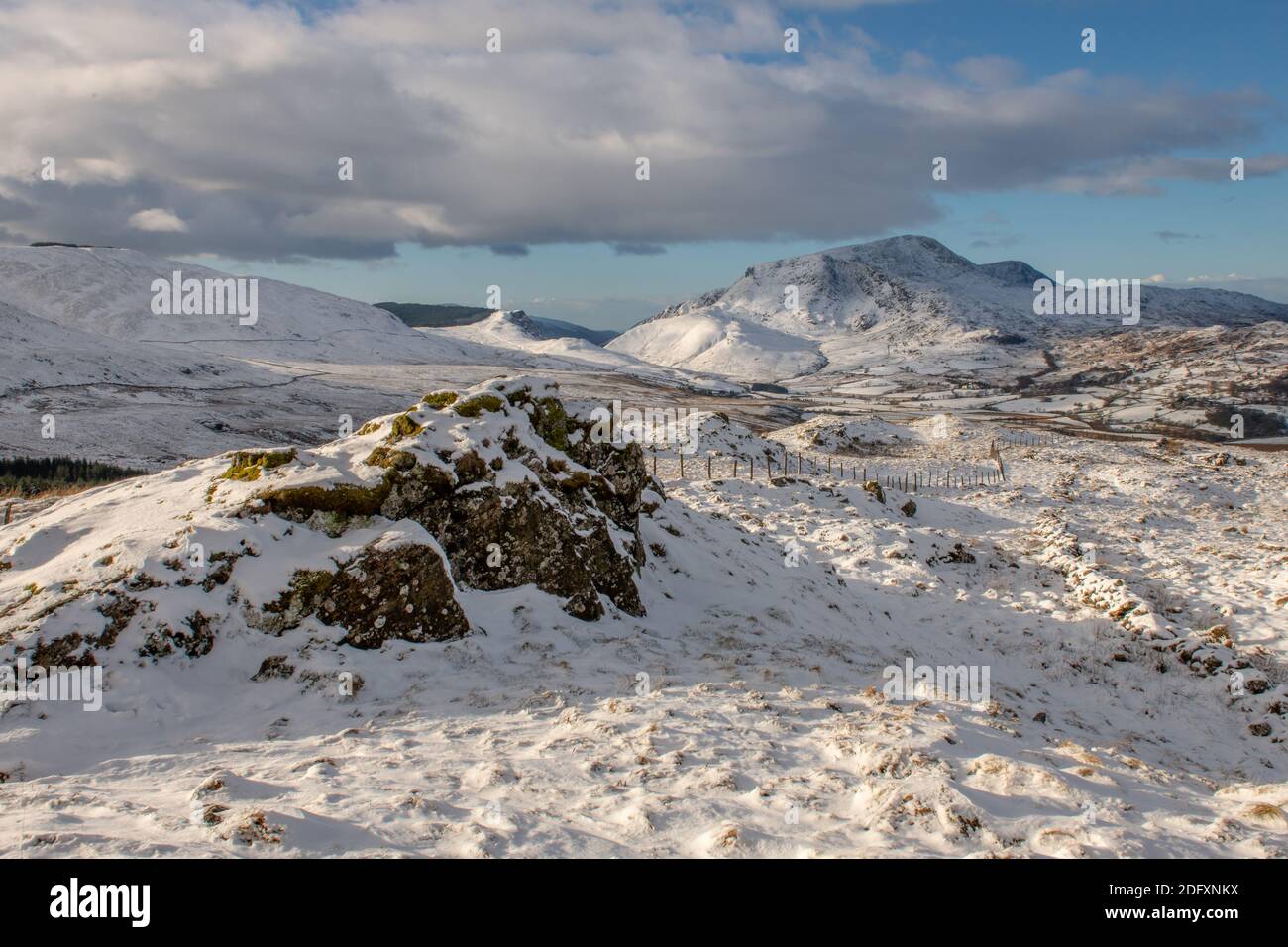 Cadair Idris mit Schnee bedeckt Stockfoto