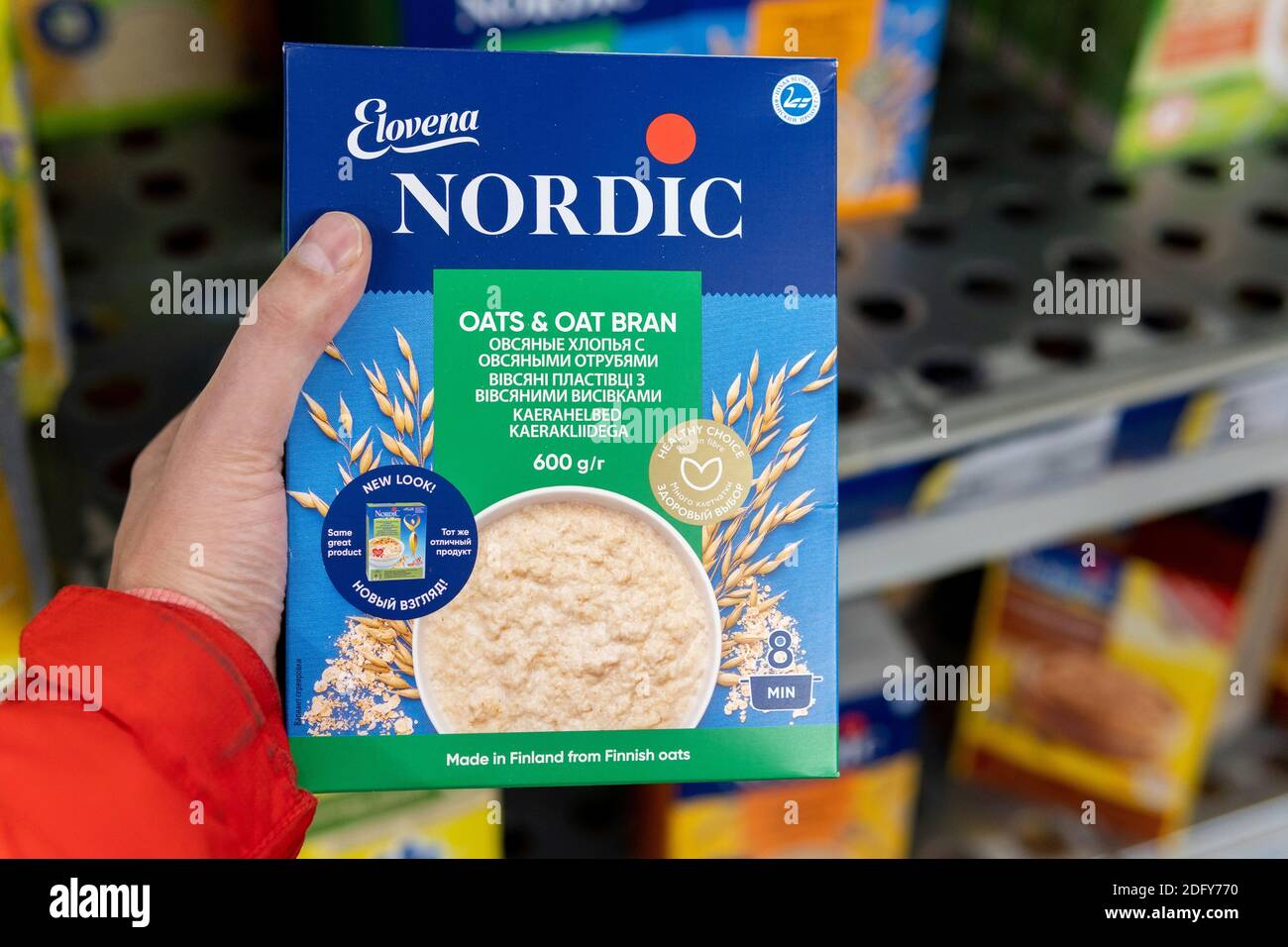 Tjumen, Russland-07. November 2020: Elovena die Firma Nordic. Glutenfreier Haferbrei Stockfoto