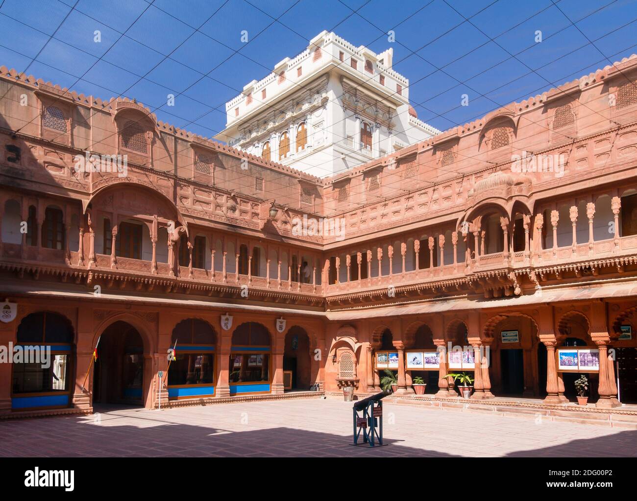 Horizontale Ansicht Des Palastes Vom Haupthof Eingebaut Italienischer Carrara Marmor Im Junagarh Fort Stockfoto