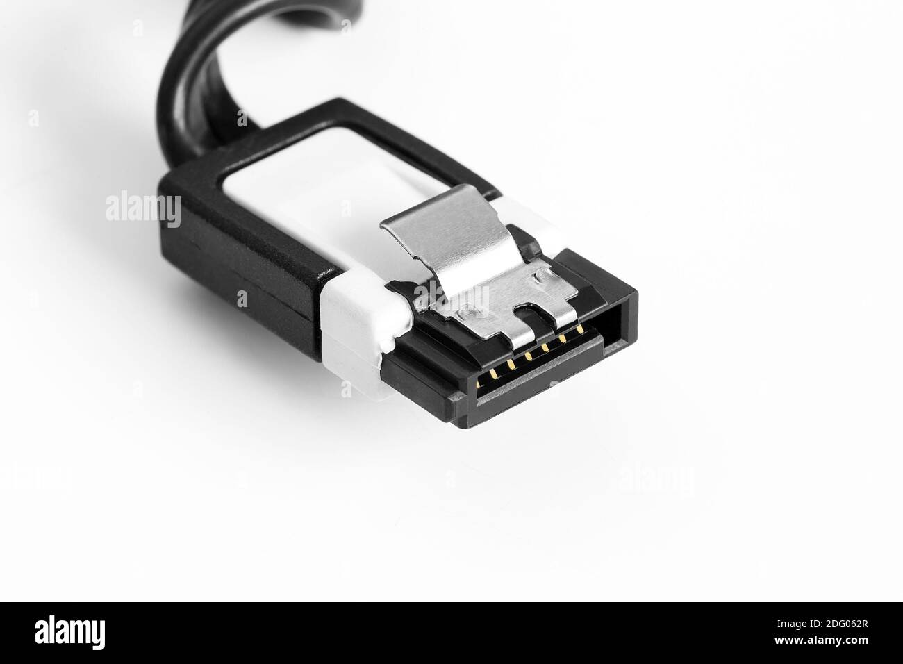 Schwarz-weißer SATA-Anschluss auf weißem Hintergrund Stockfoto
