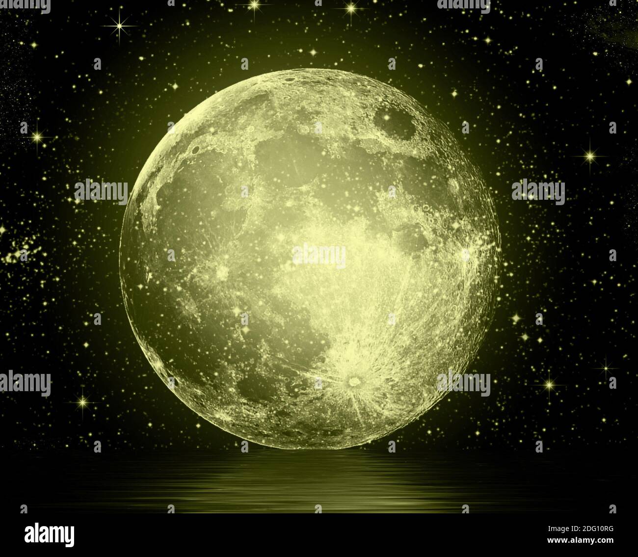 Vollmond spiegelt sich im Wasser Stockfoto