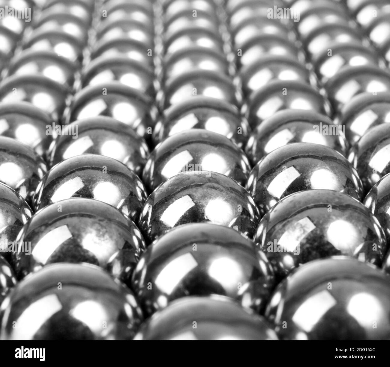 Metallgraue Kugeln Stockfoto