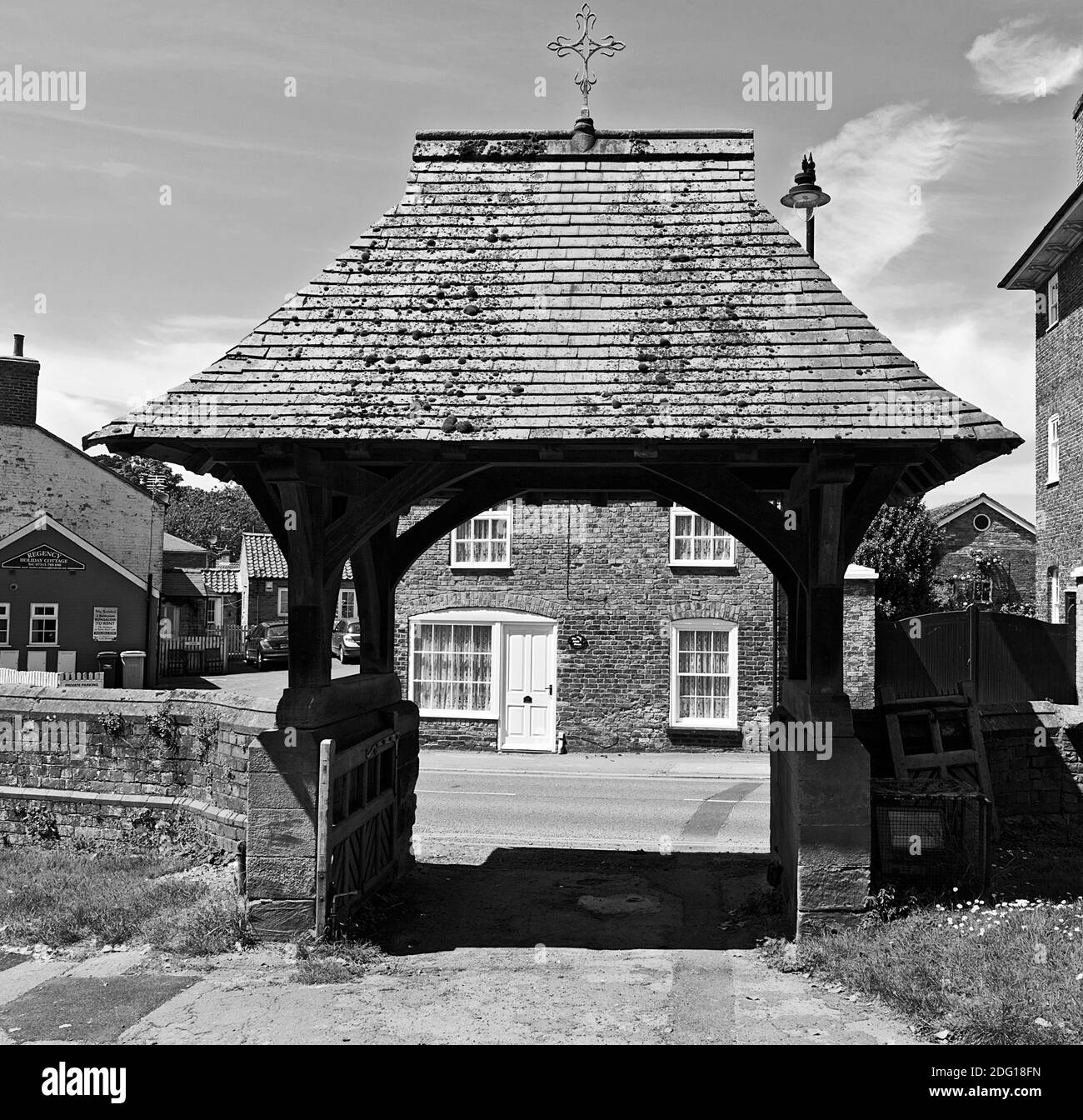 Lych Gate bei St. Peter und St. Pauls Kirche, Burgh le Marsh, Lincolnshire Stockfoto