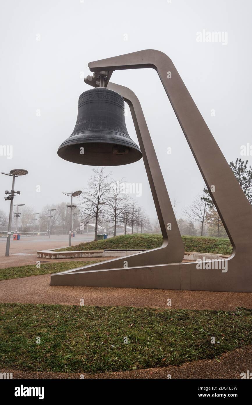 Die Glocke läutete bei der Eröffnungszeremonie von London 2012 im Queen Elizabeth Olympic Park London, England, Großbritannien, Europa. 2020 Stockfoto