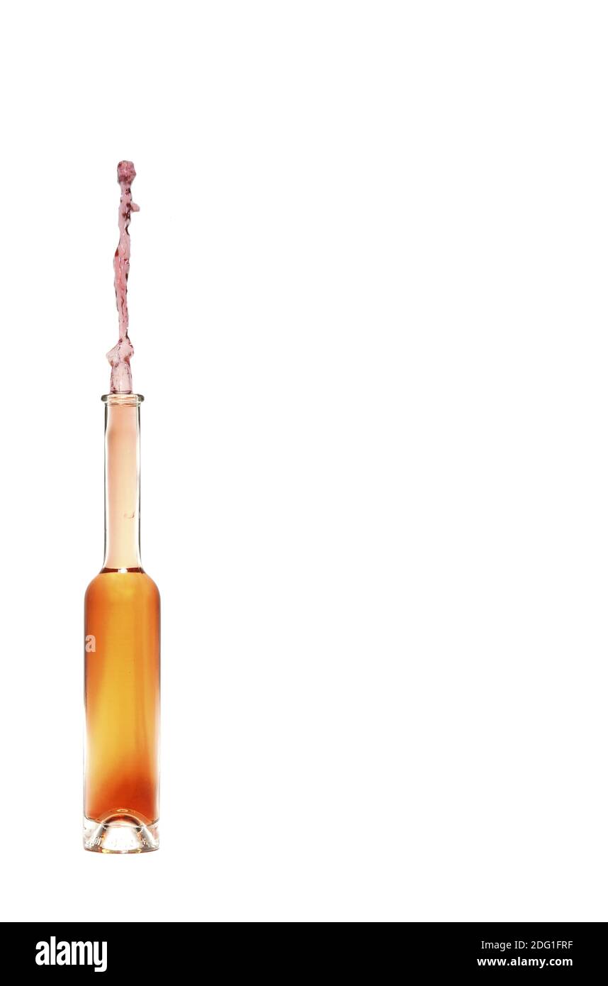 Orangenflasche mit kohlensäurehaltigem Getränk übrig Stockfoto