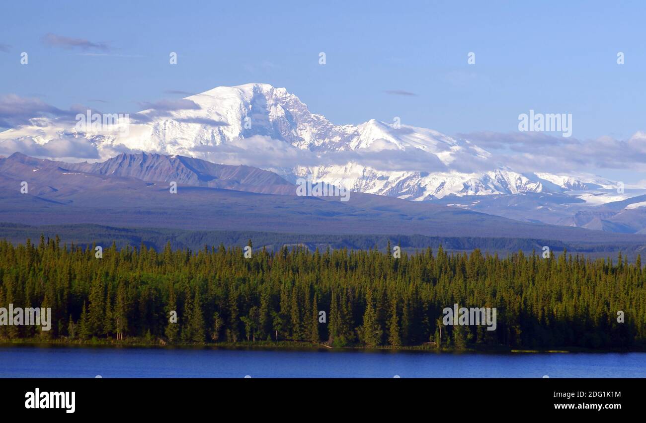 Flug über die höchsten Gipfel Alaskas Stockfoto