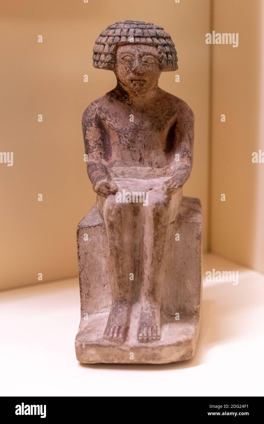 Grabfigur in Stein gemeißelt. Das Objekt ist in der Royal Ontario Museum Ausstellung mit dem Namen 'Egyptian Mumien: Alte Leben gesehen. Neue Entdeckungen' Stockfoto