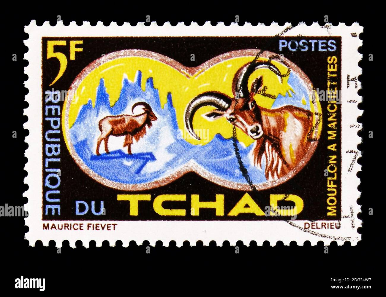 MOSKAU, RUSSLAND - 18. AUGUST 2018: Eine im Tschad gedruckte Briefmarke zeigt Barbaren Schafe (Ammotragus lervia), Schutz der Tiere Serie, um 1965 Stockfoto