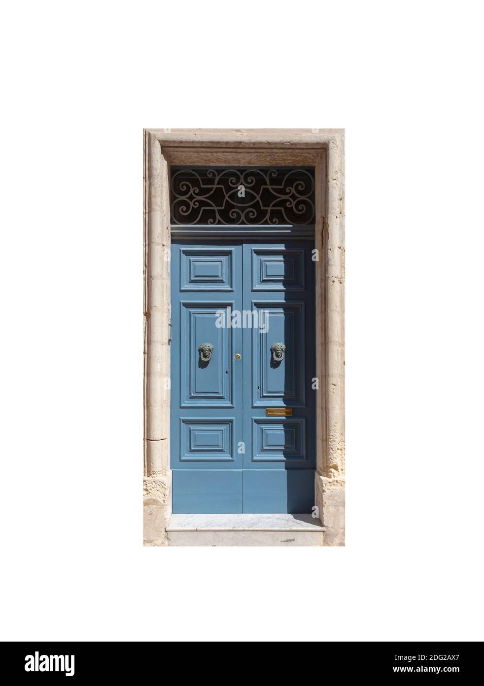 Vintage blaue Holztür isoliert auf weißem Hintergrund Stockfoto