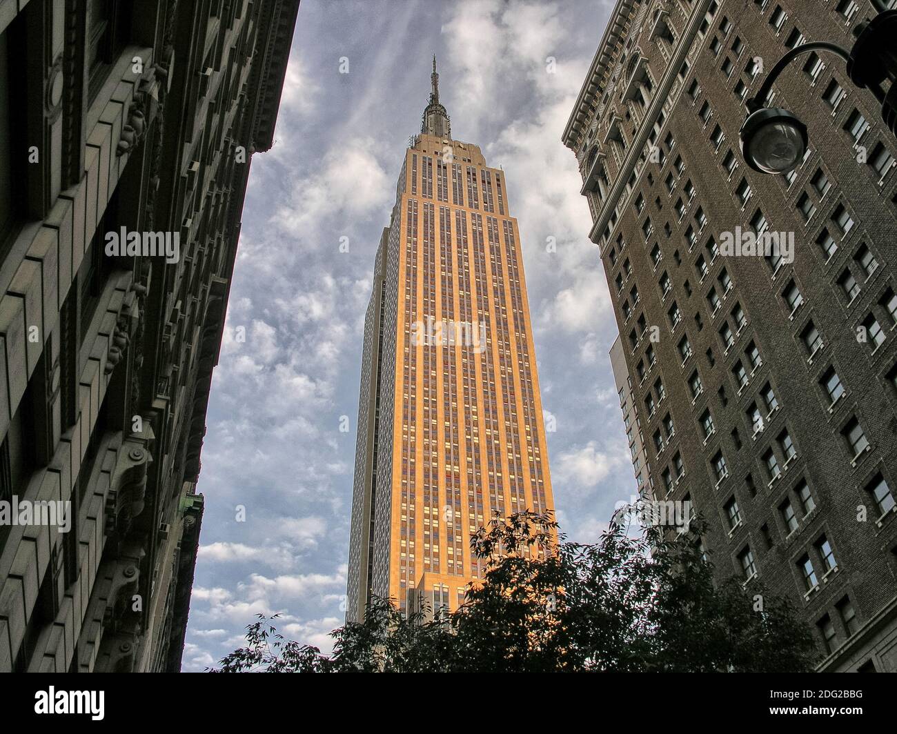 NEW YORK CITY - AUG 16: Das Empire State Building am 16. August 2008 in New York, USA. Das Empire State Building ist ein 102-stöckiges Gebäude Stockfoto