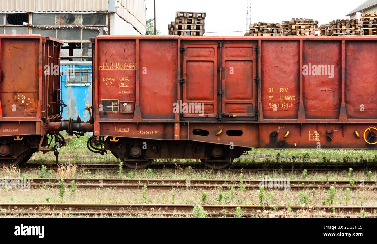 Parkplatz für alte Züge am Bahnhof Stockfoto