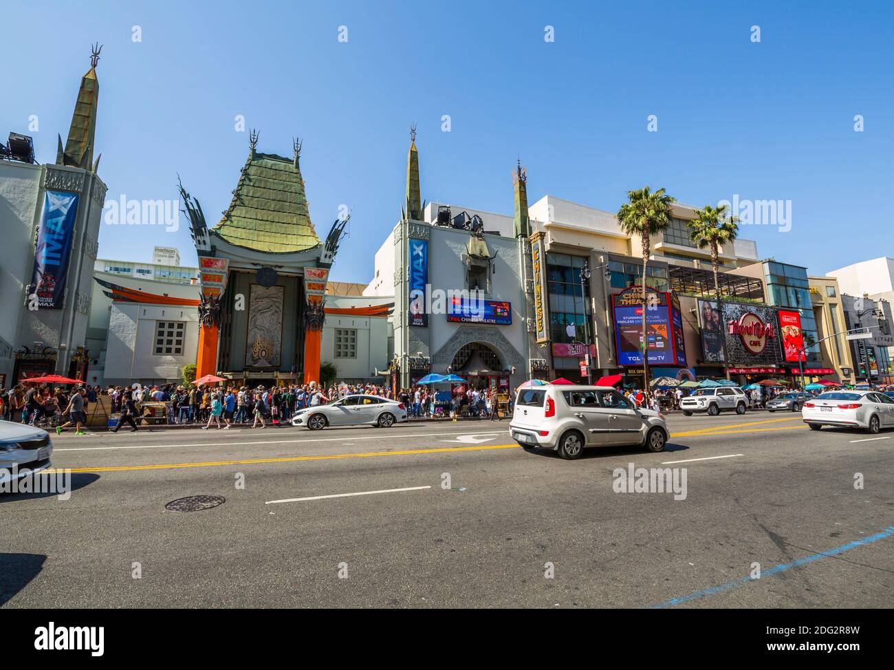 Blick auf Grauman's Chinese Theatre am Hollywood Boulevard, Hollywood, Los Angeles, Kalifornien, Vereinigte Staaten von Amerika, Nordamerika Stockfoto