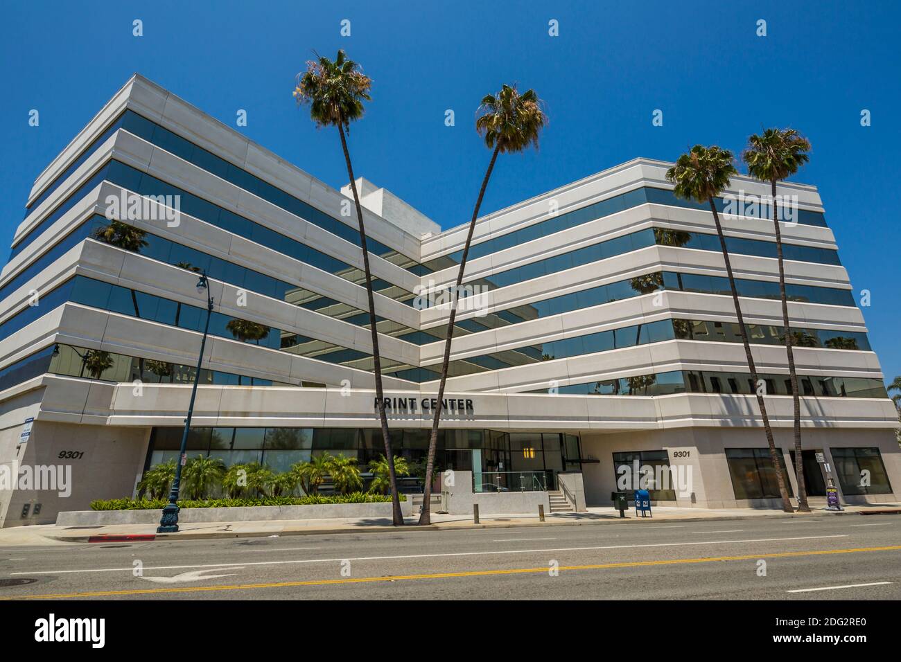 Blick auf Wilshire Boulevard, Beverley Hills, Los Angeles, Kalifornien, Vereinigte Staaten von Amerika, Nordamerika Stockfoto