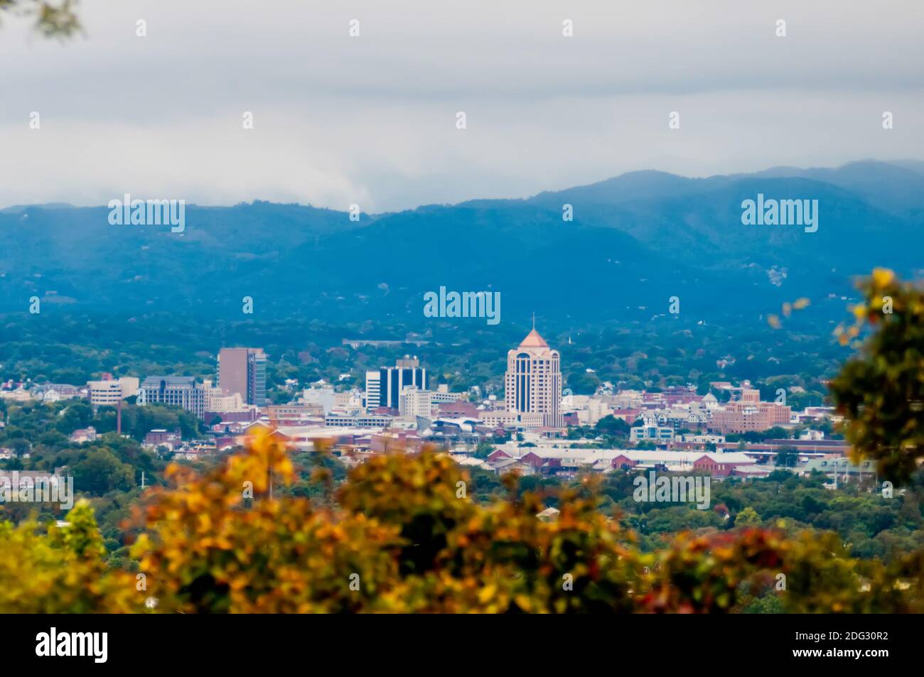 Blick auf roanoke City vom Blue Ridge parkway Stockfoto