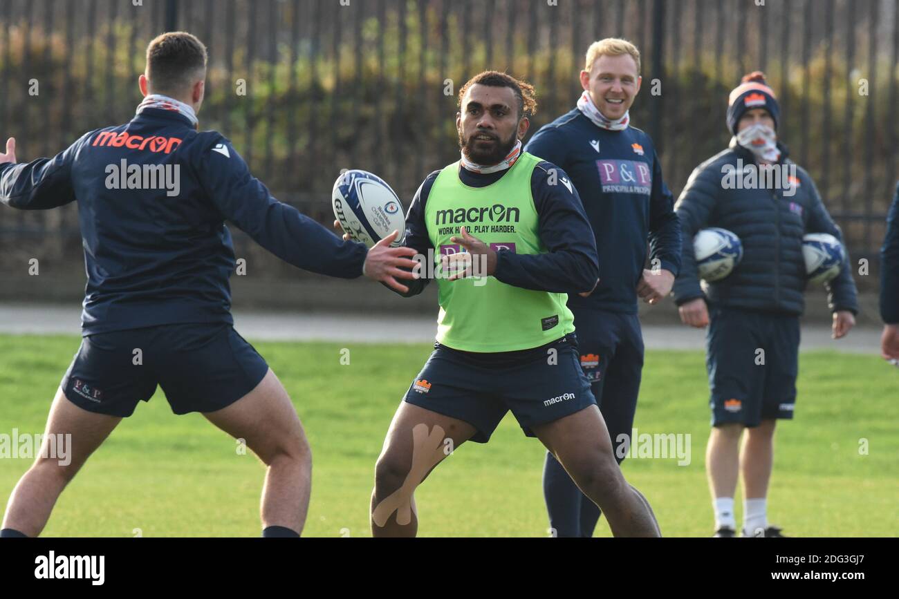 Murrayfield Stadium. Edinburgh, Schottland. UK 7. Dez 20 Edinburgh Rugby Eroni Sau Trainingseinheit für Heineken Champions Cup Spiel gegen La Rochelle . Kredit: eric mccowat/Alamy Live Nachrichten Stockfoto