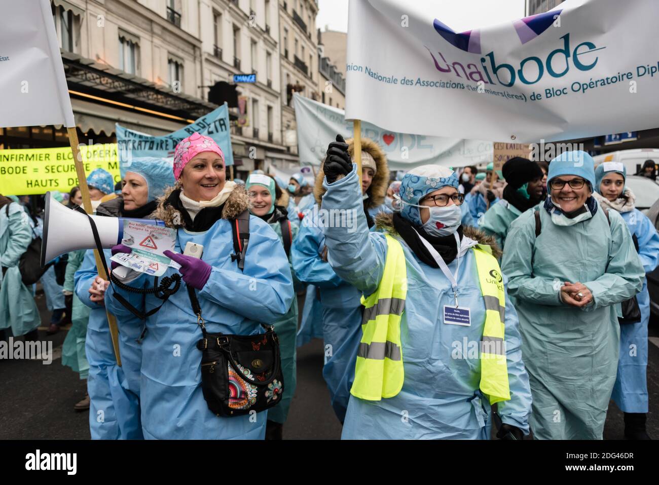 Krankenschwestern demonstrieren für die Verbesserung ihrer Arbeitsbedingungen in Paris, Frankreich, 24. Januar 2017. Foto von Samuel Boivin/ABACAPRESS.COM Stockfoto