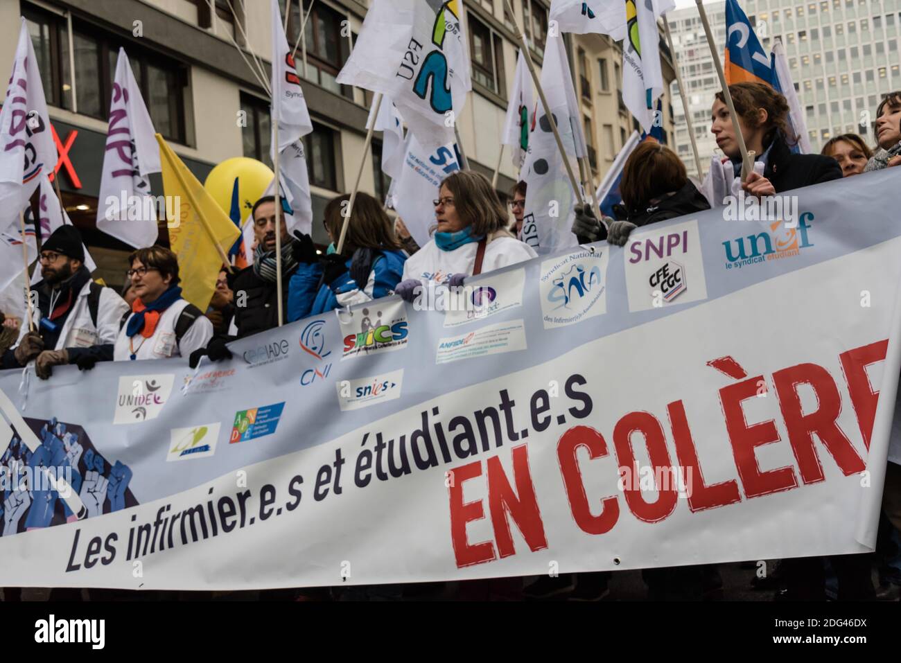 Krankenschwestern demonstrieren für die Verbesserung ihrer Arbeitsbedingungen in Paris, Frankreich, 24. Januar 2017. Foto von Samuel Boivin/ABACAPRESS.COM Stockfoto