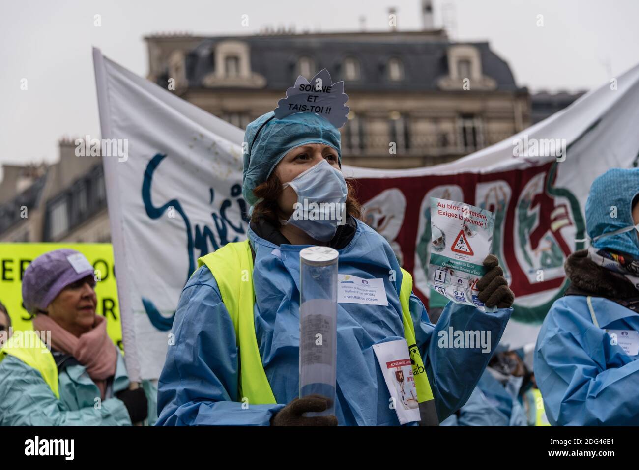 Krankenschwestern demonstrieren für die Verbesserung ihrer Arbeitsbedingungen in Paris, Frankreich, 24. Januar 2017. Foto von Samuel Boivin/ABACAPRESS.COM Stockfoto