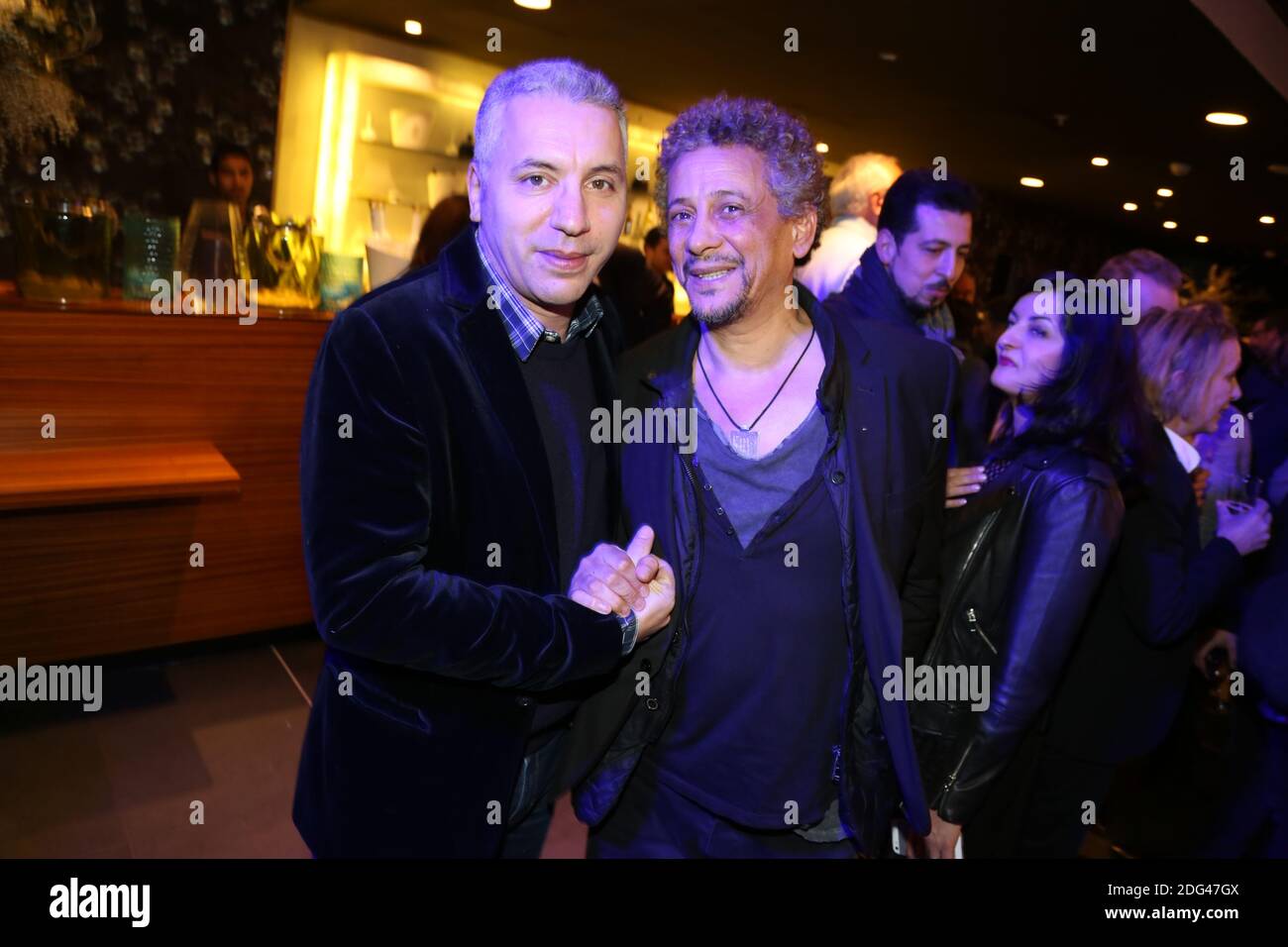 Atmen Kelif und Abel Jafri, die am 24. Januar 2017 bei der RAID Dingue nach der Party von 5 Eyes Production (David Koskievic und David Setrouk) im Bermuda Onion in Paris, Frankreich, teilnahmen. Foto von Jerome Domine/ABACAPRESS.COM Stockfoto Atmen Kelif und Abel Jafri, die am 24. Januar 2017 bei der RAID Dingue nach der Party von 5 Eyes Production (David Koskievic und David Setrouk) im Bermuda Onion in Paris, Frankreich, teilnahmen. Foto von Jerome Domine/ABACAPRESS.COM Stockfoto