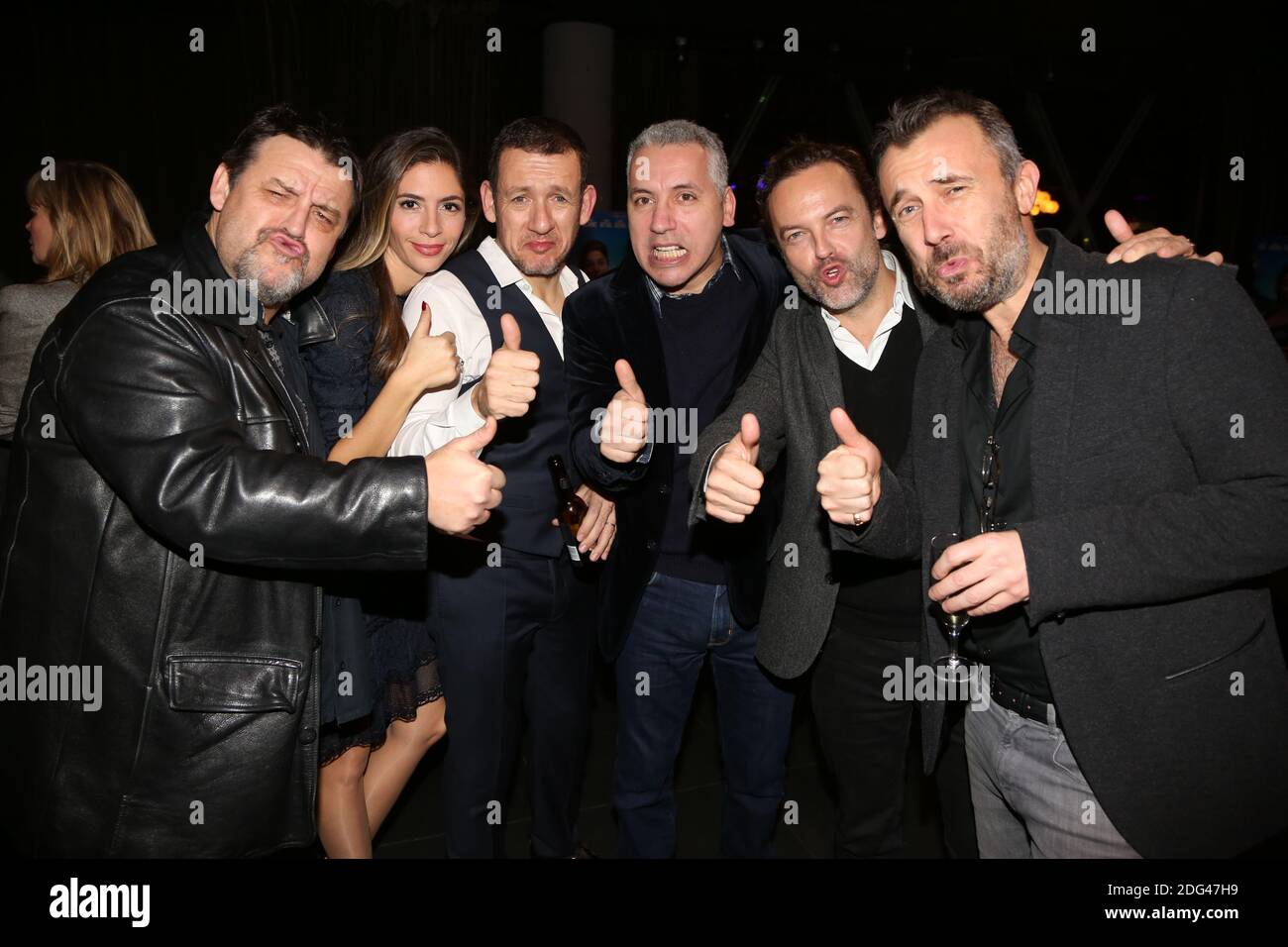 Guy Lecluyse, Yael Boon, Dany Boon, Atmen Kelif, Patrick Mille und Fred Cavaye bei RAID Dingue nach der Party von 5 Eyes Produktion (David Koskievic und David Setrouk) veranstaltet am 24. Januar 2017 in Bermuda Onion in Paris, Frankreich. Foto von Jerome Domine/ABACAPRESS.COM Stockfoto Guy Lecluyse, Yael Boon, Dany Boon, Atmen Kelif, Patrick Mille und Fred Cavaye bei RAID Dingue nach der Party von 5 Eyes Produktion (David Koskievic und David Setrouk) veranstaltet am 24. Januar 2017 in Bermuda Onion in Paris, Frankreich. Foto von Jerome Domine/ABACAPRESS.COM Stockfoto