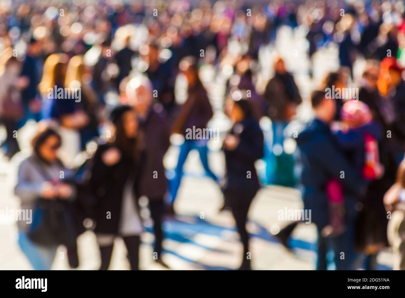 Bild von Menschenmengen im nicht scharf Stadt Stockfoto