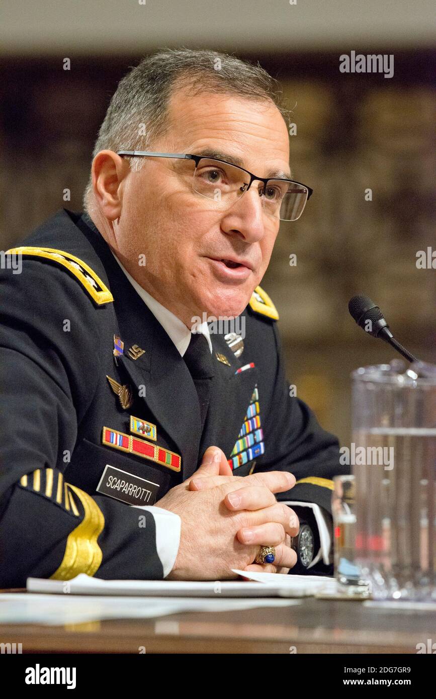 US-Armeegeneral Curtis M. Scaparrotti, Kommandant des U.S. European Command / Supreme Allied Commander, Europa, bezeugt vor dem US-Senatsausschuss für bewaffnete Dienste das 'US European Command' auf dem Capitol Hill in Washington, DC, USA, am Donnerstag, den 23. März 2017. Foto von Ron Sachs/CNP/ABACAPRESS.COM Stockfoto
