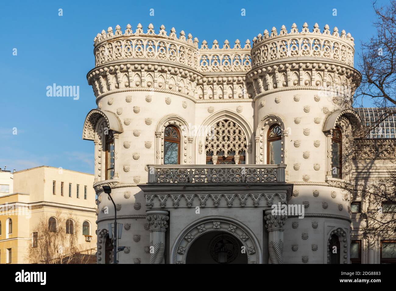 Moskau, Russland 08. Februar 2019.das Herrenhaus des Kaufmanns Arseni Morosow auf der Straße 16 Wosdwischenka, gebaut im 19. Jahrhundert.das Haus der Empfänge des Gow Stockfoto