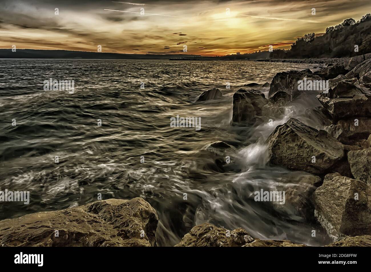 Sonnenuntergang über dem Meer Stockfoto