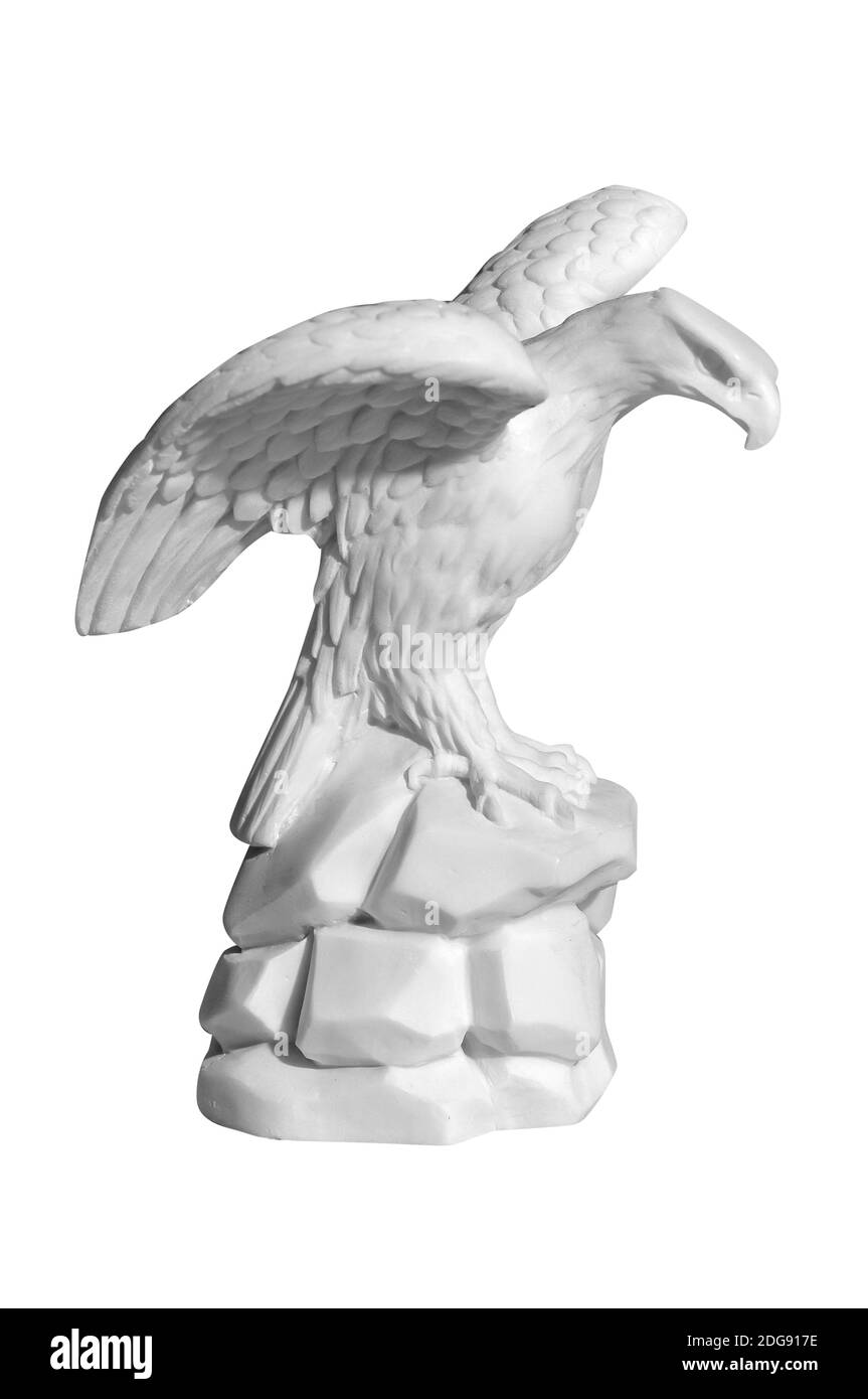 Statue eines Adlers auf weißem Hintergrund Stockfoto