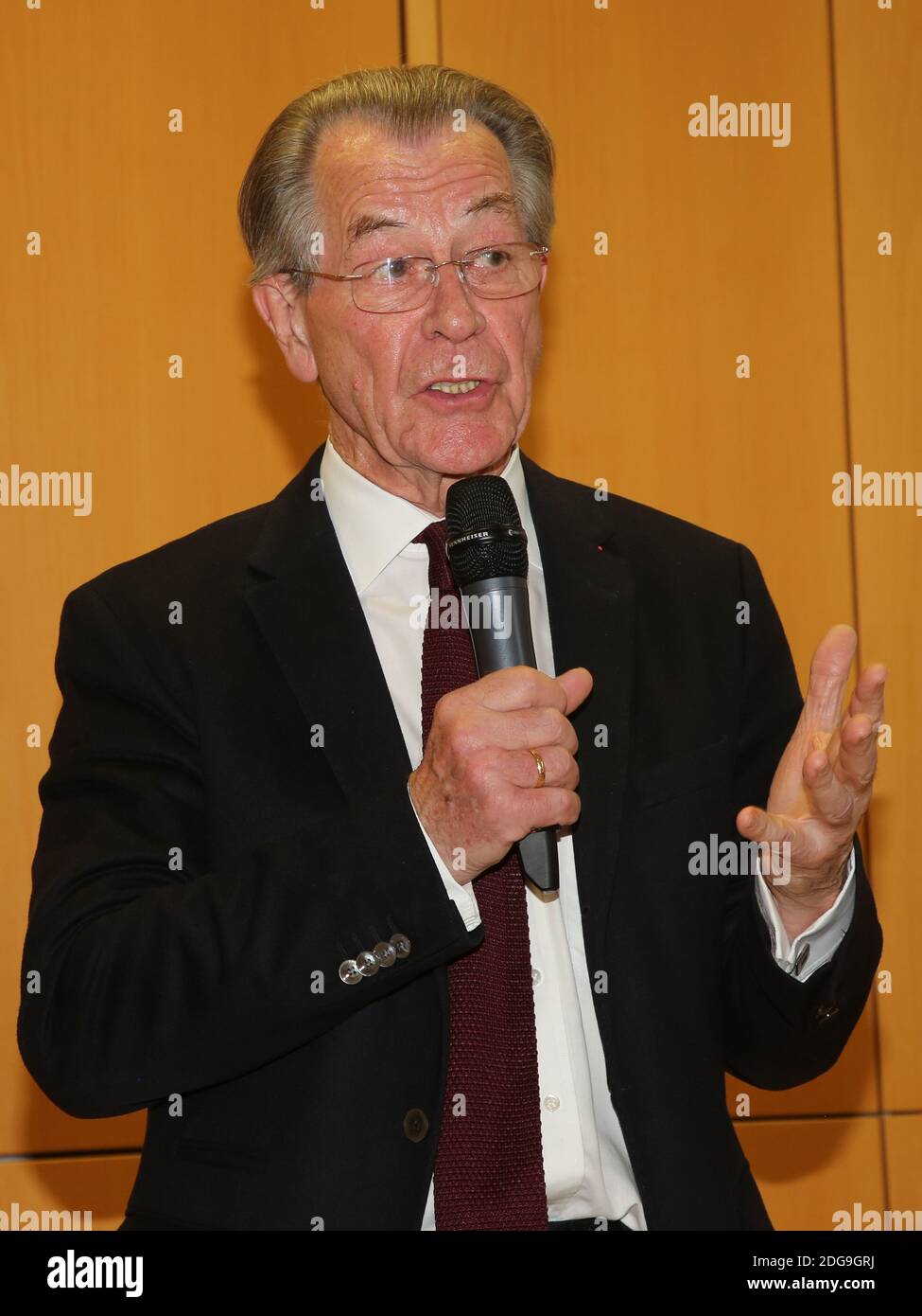 Deutscher SPD-Politiker Franz MÃ¼ntefering ehemaliger Bundesminister bei der Veranstaltung In Magdeburg 02.10.18 Stockfoto