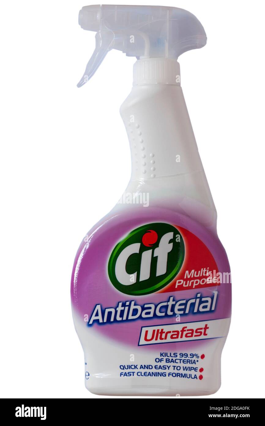Sprühflasche mit CIF-Mehrzweck-antibakteriellen ultraschnellen Reiniger isoliert auf Weißer Hintergrund Stockfoto