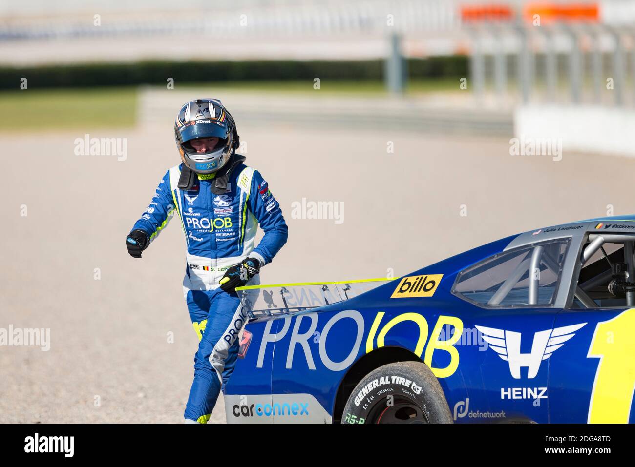 Stienes Longin von PK Carsport gesehen abseits der Strecke während der Nascar Whelen Valencia Rennen.die NASCAR Whelen Euro Series wurde im Jahr 2008 gegründet und gründete die NASCAR offiziellen European Series im Januar 2012 dank einer langfristigen Partnerschaft mit NASCAR (National Association for Stock Car Auto Racing) unterzeichnet. Die europäische NASCAR feiert ihren einzigen Termin in Spanien auf dem Circuit Ricardo Tormo in Cheste, Valencia. Stockfoto