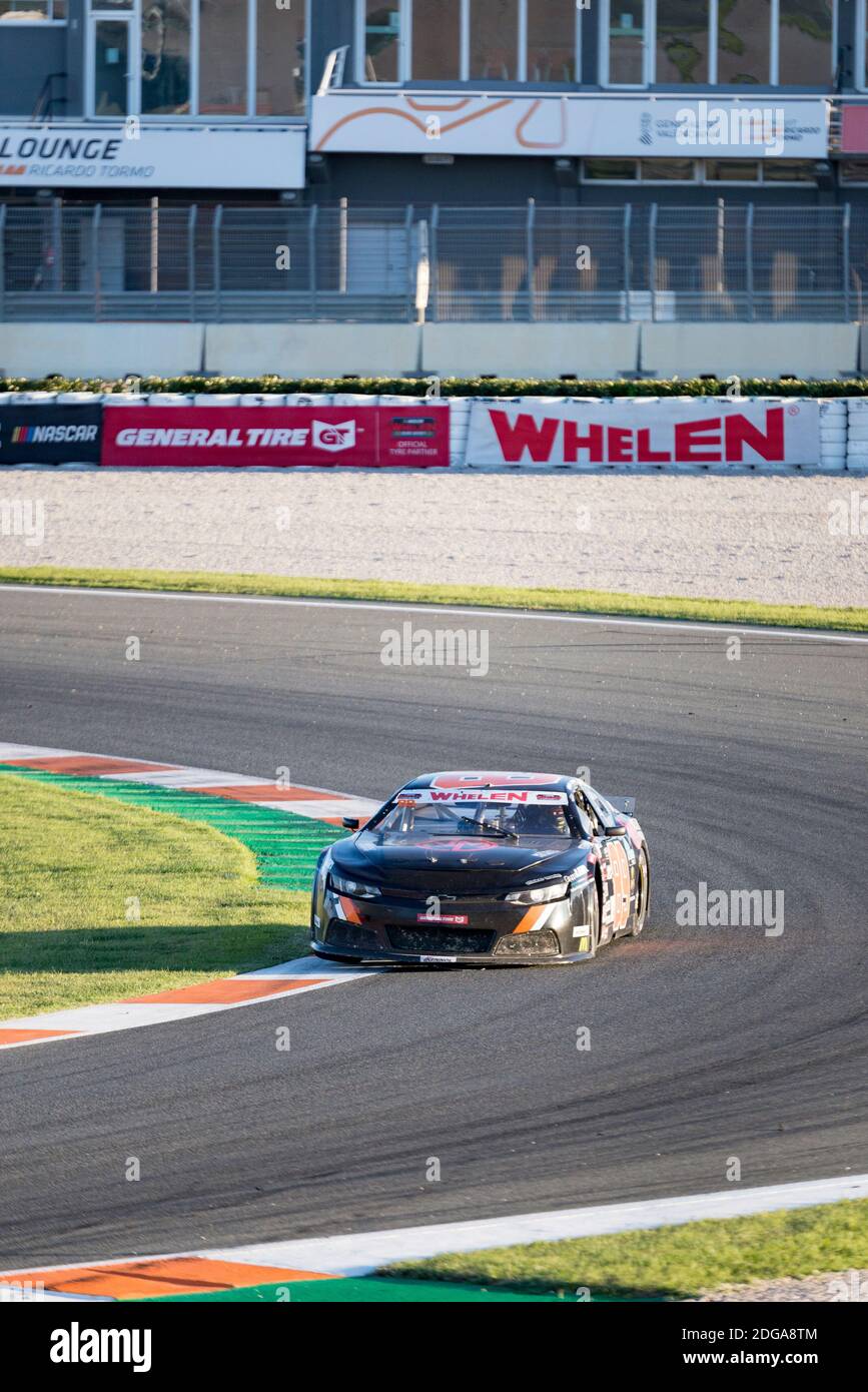 Davide Dallara von Motorsport nicht nur im Einsatz während des Nascar Whelen Valencia Rennens die NASCAR Whelen Euro Series wurde 2008 gegründet und gründete die NASCAR offiziellen European Series im Januar 2012 dank einer langfristigen Partnerschaft mit NASCAR (National Association for Stock Car Auto Racing) unterzeichnet. Die europäische NASCAR feiert ihren einzigen Termin in Spanien auf dem Circuit Ricardo Tormo in Cheste, Valencia. Stockfoto