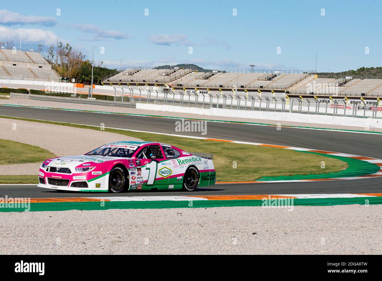 Ferrando Thomas von Race Art Tech in Aktion während der Nascar Whelen Valencia Rennen.die NASCAR Whelen Euro Series wurde im Jahr 2008 gegründet und gründete die NASCAR offiziellen European Series im Januar 2012 dank einer langfristigen Partnerschaft mit NASCAR (National Association for Stock Car Auto Racing) unterzeichnet. Die europäische NASCAR feiert ihren einzigen Termin in Spanien auf dem Circuit Ricardo Tormo in Cheste, Valencia. Stockfoto