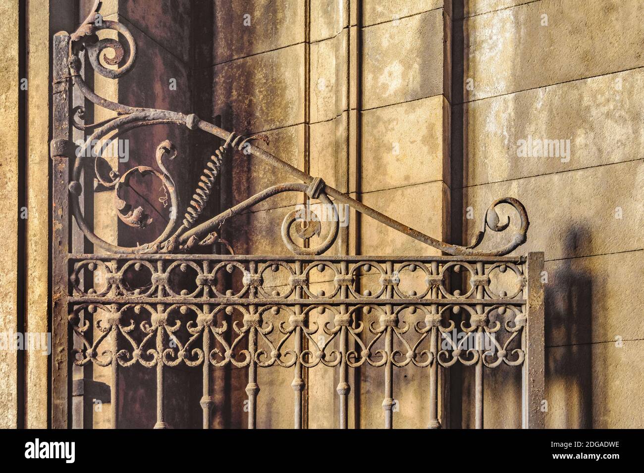 Verziertes Türdetail Aus Eisen Stockfoto