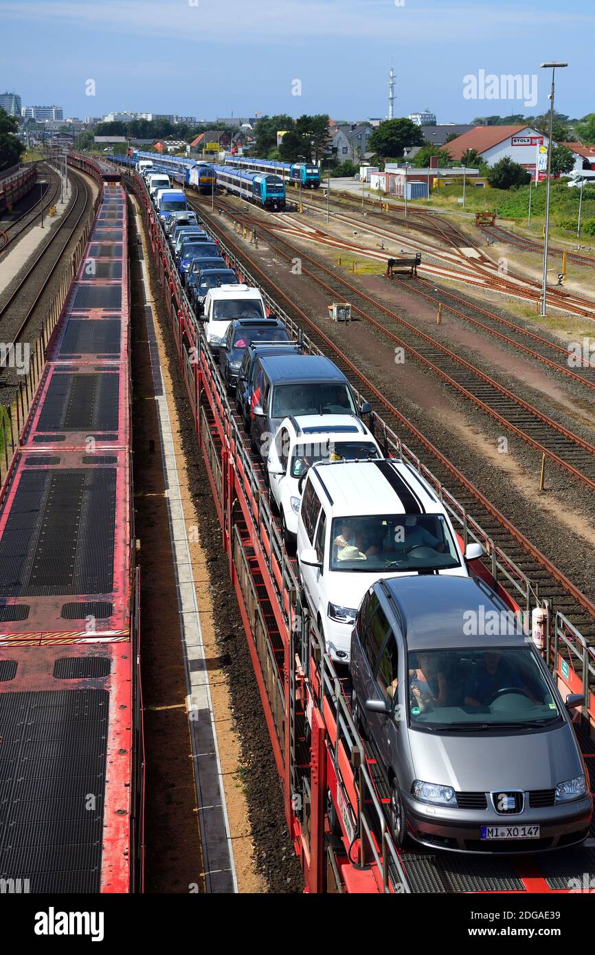 Autozug, Autoreisezug, Sylt Shuttle als Verbindung der Insel Sylt mit dem  Festland, Sylt, Nordfriesische Inseln, Nordfriesland, Schleswig-Holstein,  De Stockfotografie - Alamy