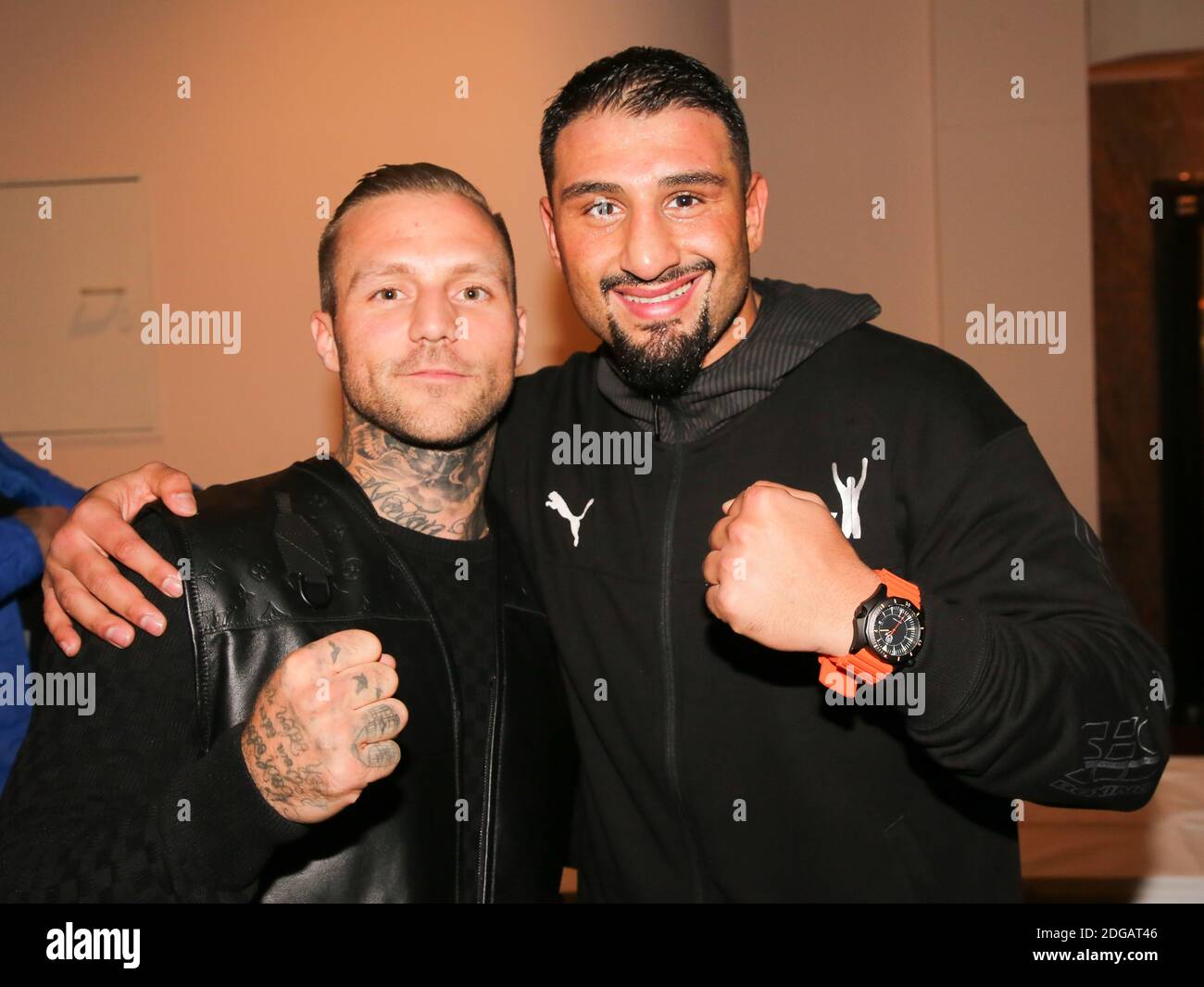 Rapper Kontra K und der deutsche Schwergewichtsboxer Agit Kabayel Stockfoto