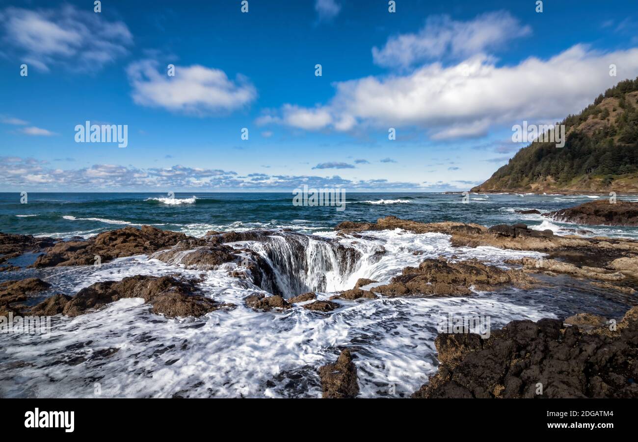 Thor's Well, Cape Perpetua, Oregon, USA, Farbbild Stockfoto