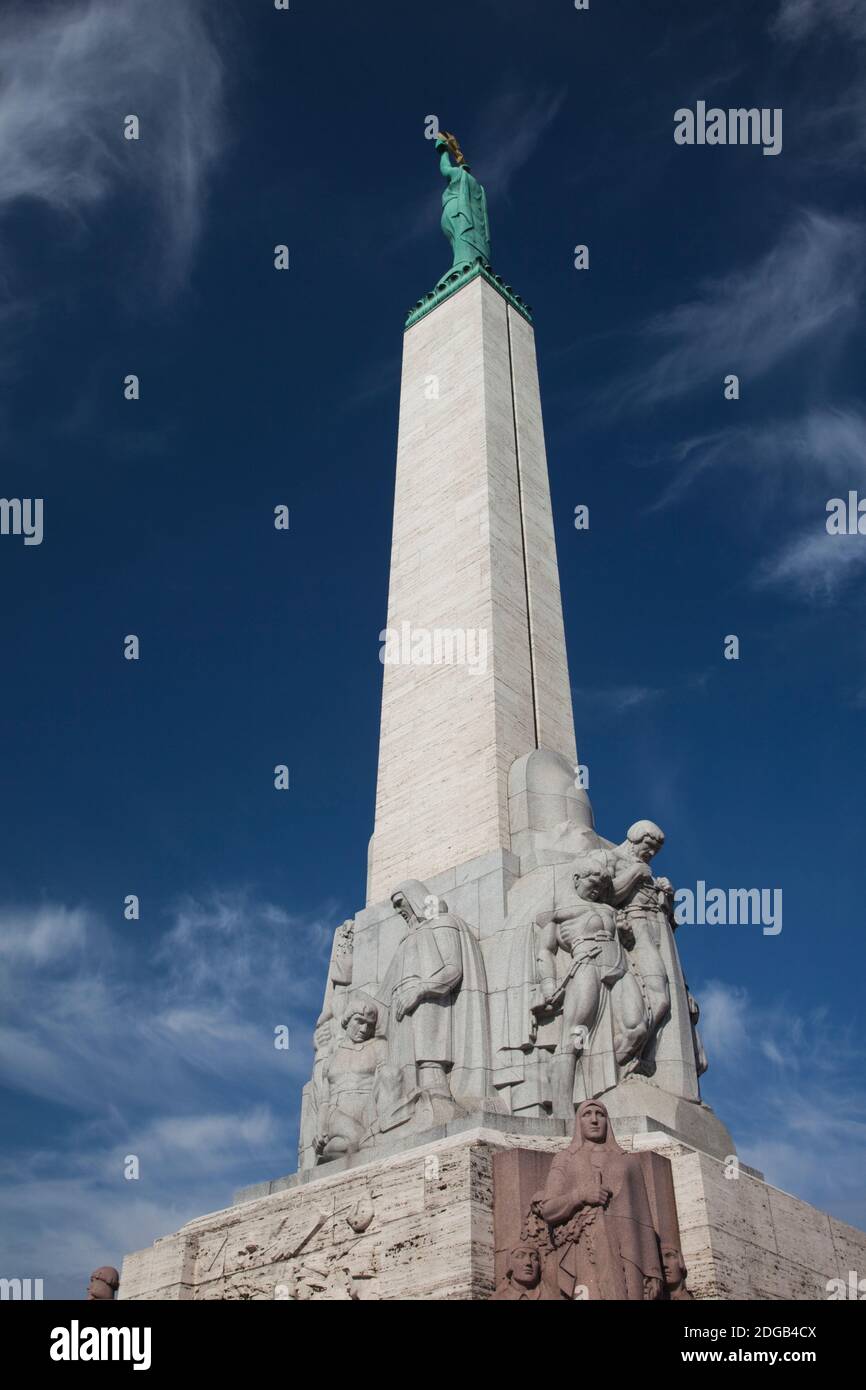 Niedrige Ansicht eines Denkmals, Freiheitsdenkmal, Riga, Lettland Stockfoto