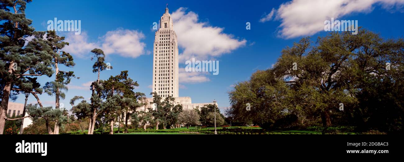 Niedrige Ansicht eines Regierungsgebäudes, Louisiana State Capitol Building, Baton Rouge, Louisiana, USA Stockfoto