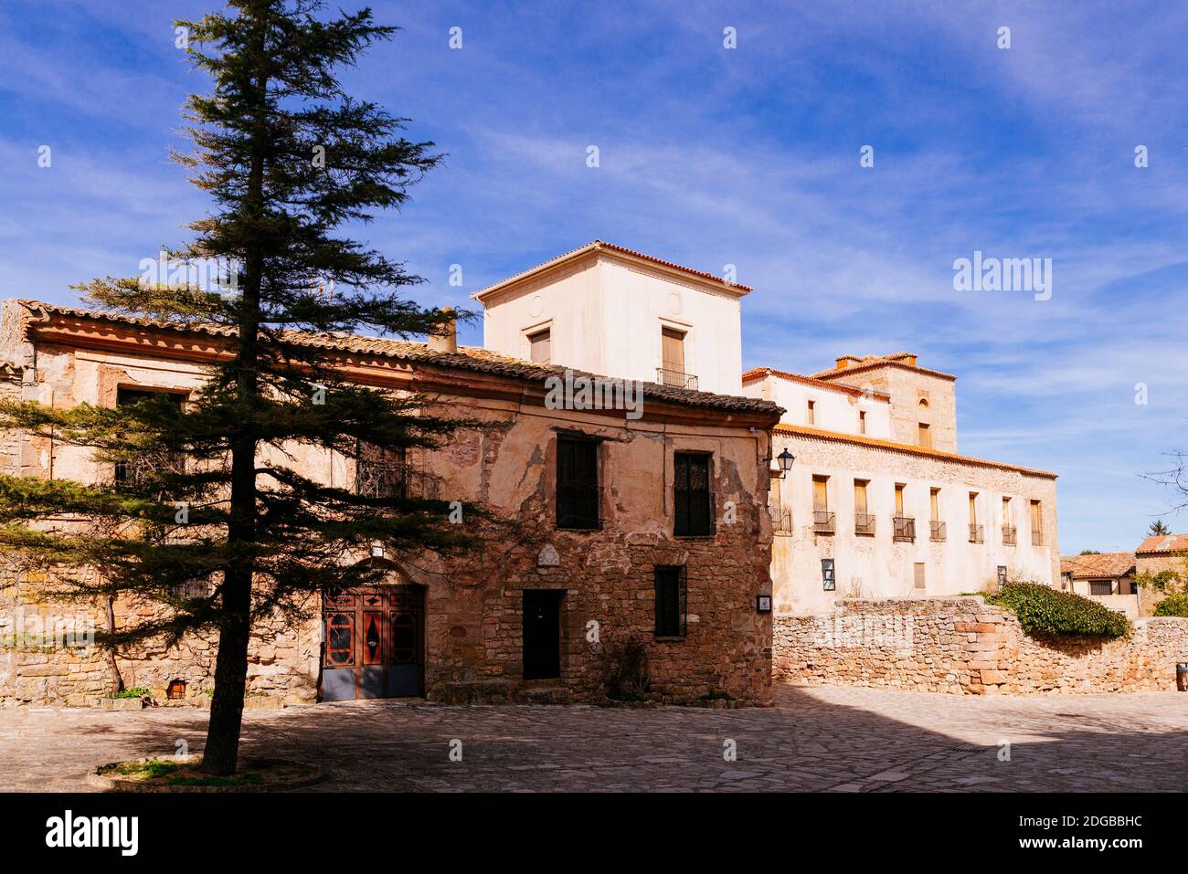 Altes Steinhaus an der Plaza del Carmen. Medinaceli, Soria, Castilla y León, Spanien, Europa. Stockfoto