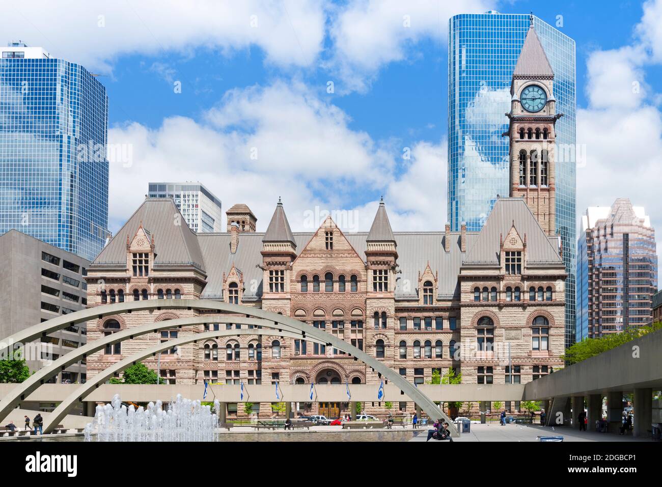 Fassade eines Regierungsgebäudes, Toronto Old City Hall, Toronto, Ontario, Kanada Stockfoto